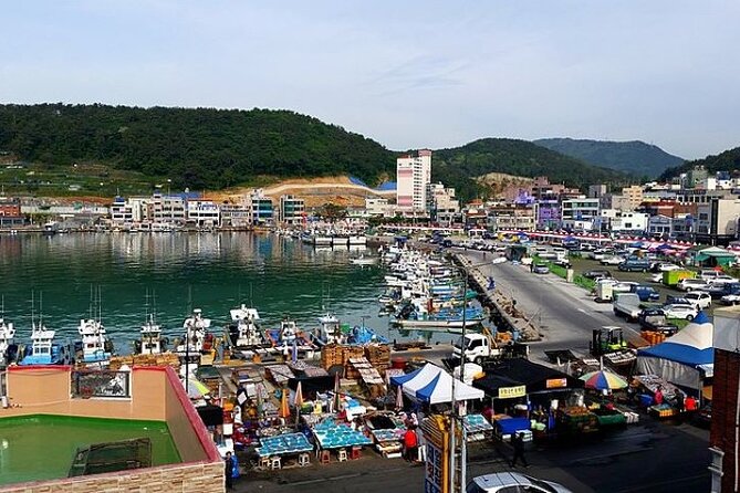 2-DAYS Busan Customized and Included Night tour - Downtown Busan at street level: underground malls, markets, tower, fish