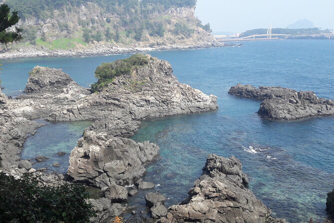 2 Days Jeju Island Private Taxi Tour (East/West of Jeju Island ) - Should you book this 2-day private taxi tour?