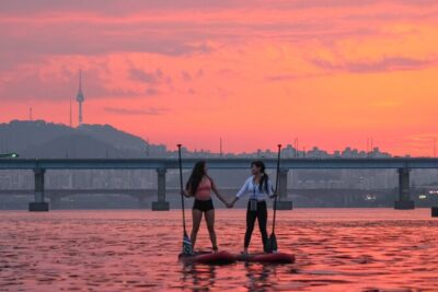 2-Hour Private Kayaking and Paddleboarding Experience in Hanriver