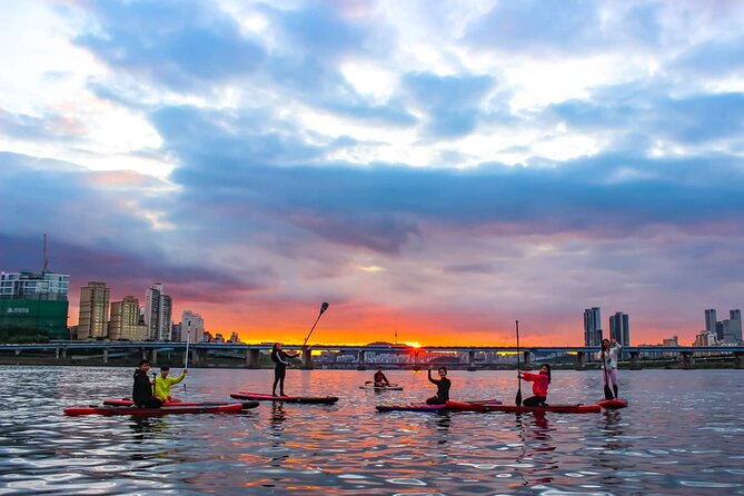 2-Hour Private Kayaking and Paddleboarding Experience in Hanriver - Shower room included, so your evening plans stay easy