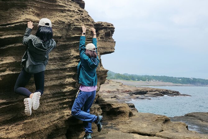 2025 JEJU Cherry Blossom West&South Full Day Tour with UNESCO - Yongmeori Beach: the dragon head cliffs you see in films