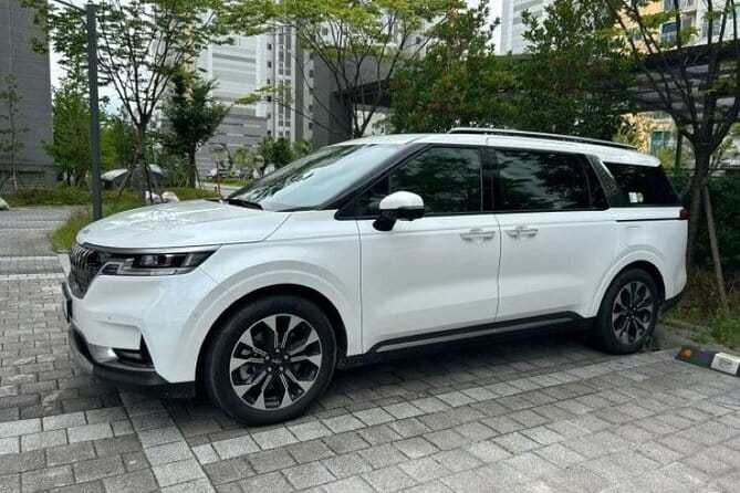 24/7 Private Airport Transfer: Incheon/Gimpo ↔ Seoul (Up To 10) - Clean car, punctual driver, and the human side of meeting at the airport