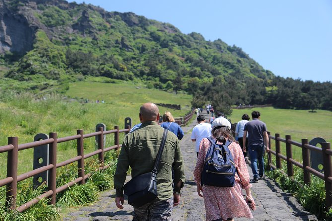 3-Day Private Tour of Jeju Island Including Nanta Show - Day 2 in Jungmun: Jusangjeolli Cliff, Cheonjeyeon Falls, and Spirited Garden