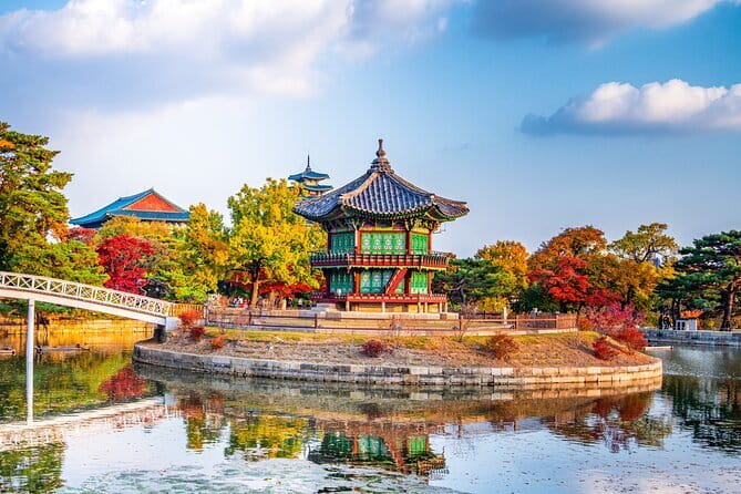 7 days Flexible Tour for Major Cities(Seoul,Busan,Gyeongju etc) - Day 1: Gyeongbokgung Palace, Bukchon, Insadong Tea, and Market Korea