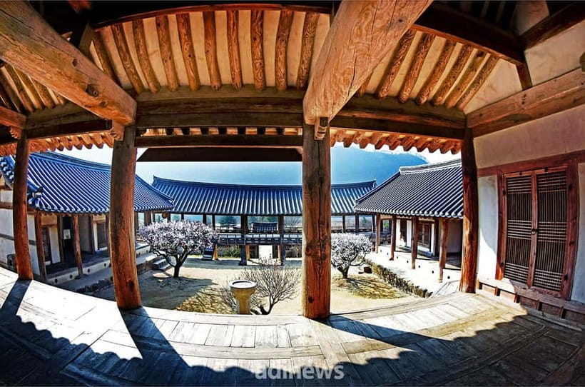 Andong: UNESCO Sites, Mask Dance, and Secret Garden & Bridge - Byeongsan Seowon and Confucian Learning You Can Feel in Your Feet
