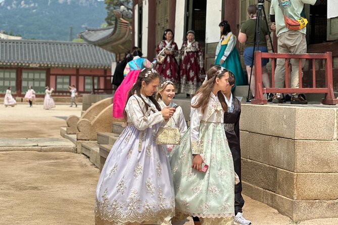 Best Seoul City Tour (Gyeongbokgung Palace,Insadong,Namsan Tower) - Morning Reset at Jogyesa and Cheonggyecheon