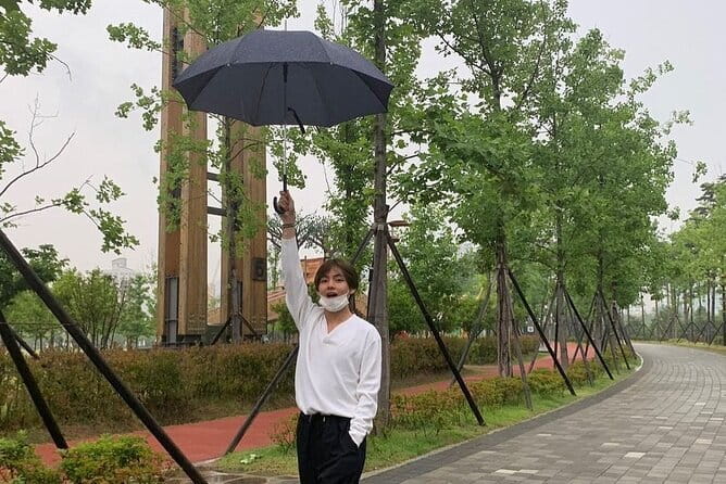 BTS Landmarks Private Car Tour in Busan with a Licensed Guide - Who should book this Busan BTS landmarks private tour