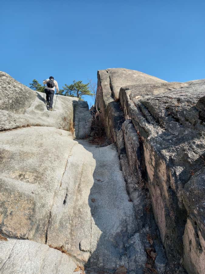 Bukhansan mountain hiking tour - 6 hours - The North 5 Provincial Office segment: where the pacing evens out