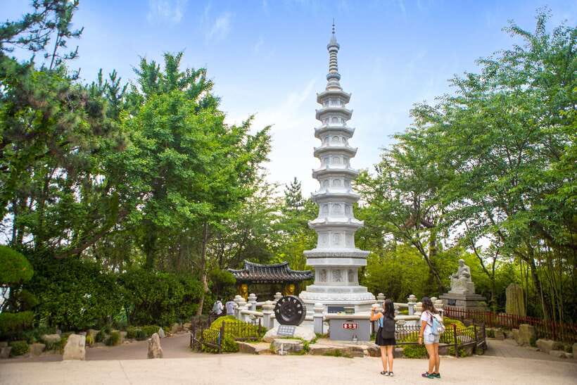 Busan: Full-Day City Tour with Taejongdae, Gamcheon & More - Gamcheon Culture Village: Busan’s Color-Story Streets