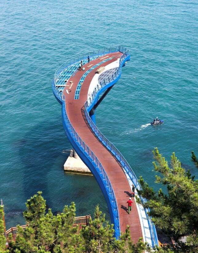 Busan: Gamcheon Village and Haeundae Blueline Park Tour - Huinnyeoul Munhwa Maul: a cultural pause with free time