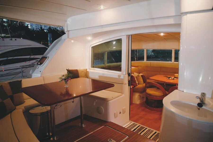 Busan: Group Sightseeing Yacht Cruise with Snacks and Drinks - The Busan yacht cruise that pairs skyline lights with simple comfort