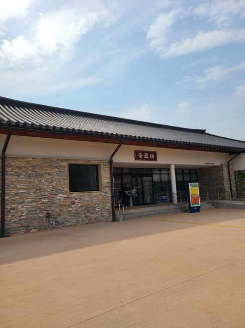 Busan: Gyeongju UNESCO Legacy Tour with National Museum - Gyochon Hanok Village and Sungmundae Hill: heritage you can stroll