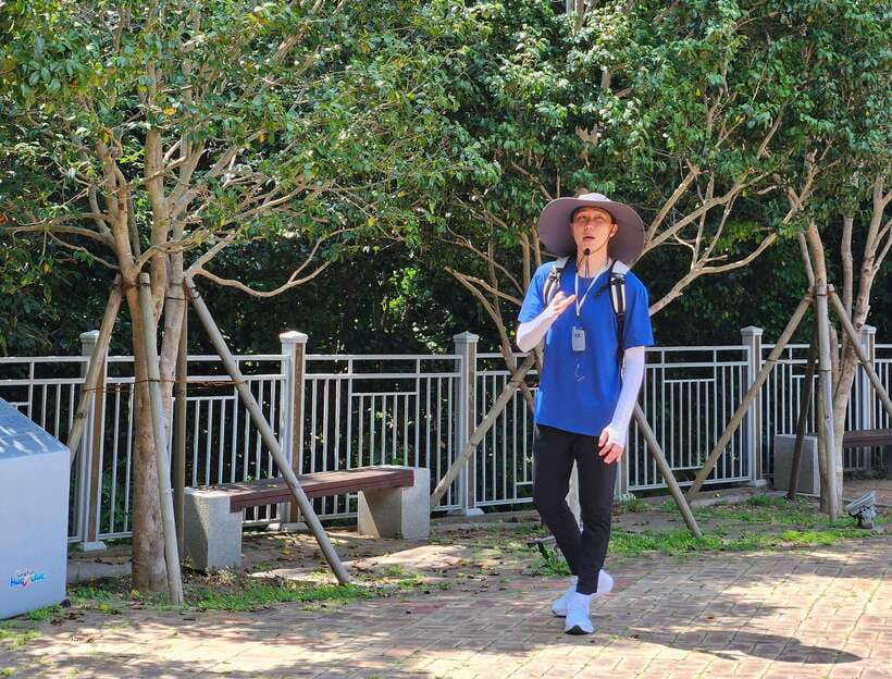 Busan: Haeundae 100-Minute Walking Tour - Haeundae Beach and the Korean War: Understanding North-South Ties on the Coast