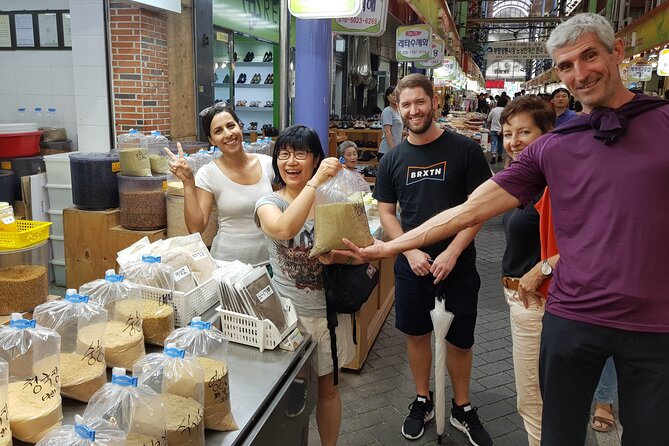 Busan history and market food tour with local chef - BIFF Square hotteok, the sweet break that makes sense