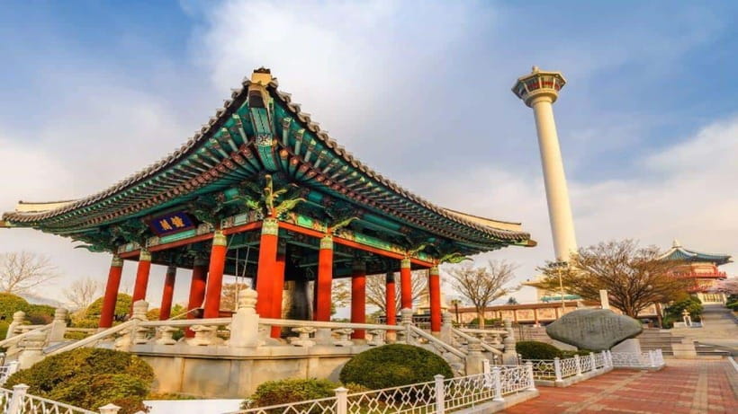 Busan: Jagalchi Market & Gamcheon village Walking Tour - Where the tour really starts: a port-city orientation you can use