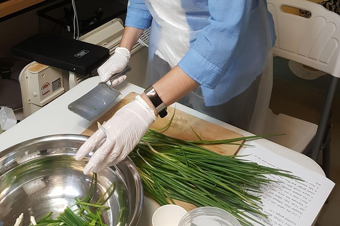 Busan Kkakdugi(Korean radish Kimchi) class with various options - The hands-on part: mixing radish kimchi like you mean it