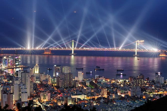 Busan Night Food Market with Night View points - The 7:30 pm start: how the timing works