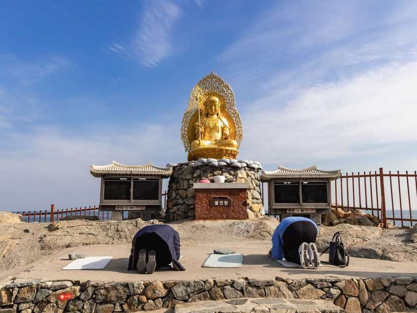 Busan's Best: Sea Temples, Yacht Tour & Sky Capsule Day Tour - Hidden Stop by the Water, Yacht Cruise Time and City Views From Below
