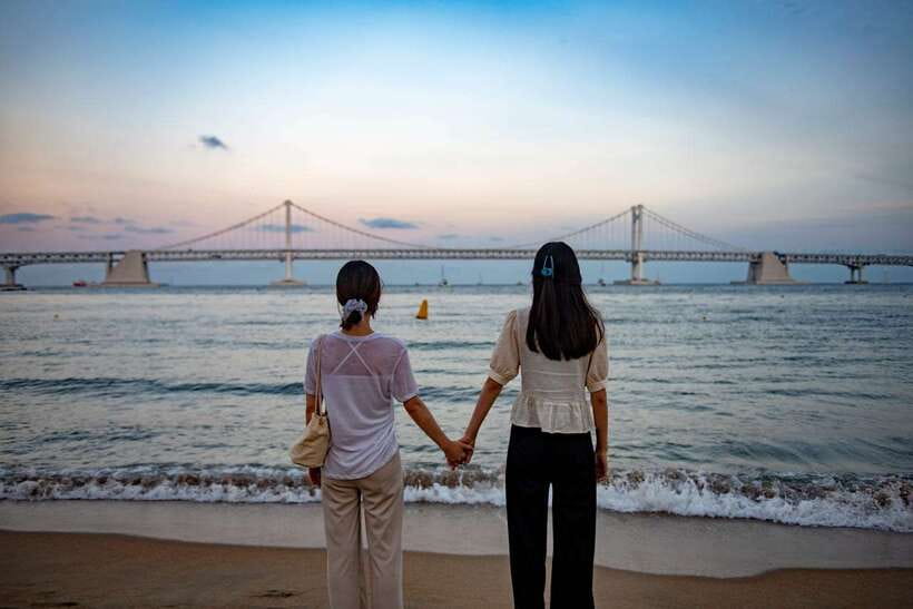 Busan's Best: Sea Temples, Yacht Tour & Sky Capsule Day Tour - Haeundae Blueline Park Sky Capsule, A Quiet Aerial View of the Coast