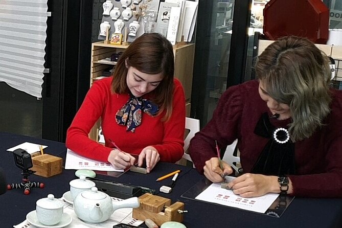 Carve Your Personal Korean Stone Seal with Jeongju in Insadong - The Extras That Add Meaning: Tea and a Calligraphy Message Card