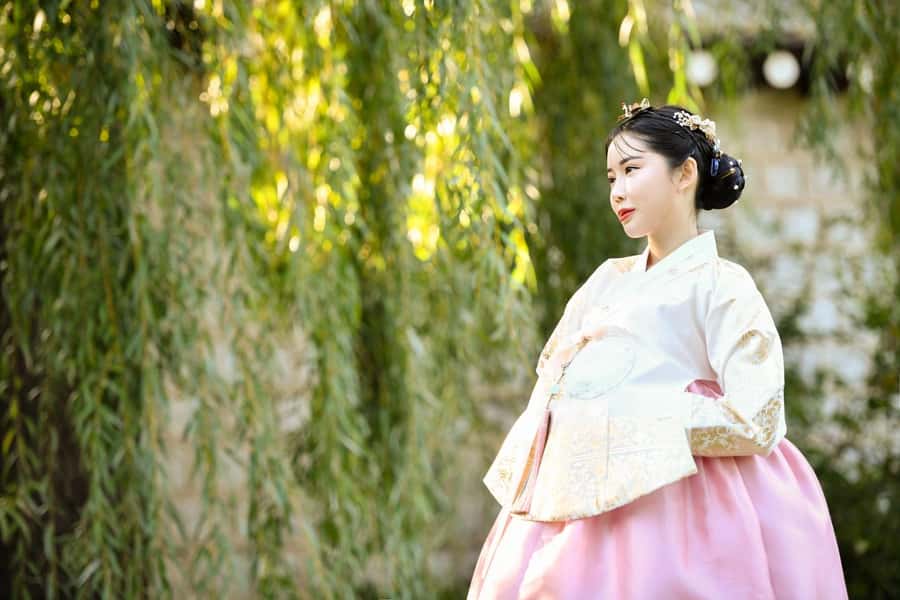 Changdeokgung Hanbok Experience at hanboknam - Hanboknam’s location: Anguk and Jongno 3-ga to Changdeokgung in minutes