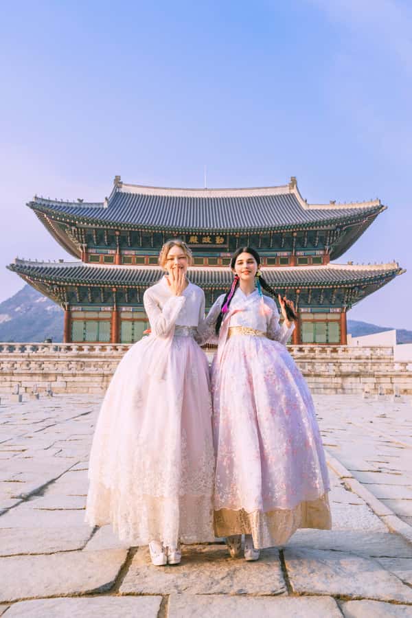 Changdeokgung Hanbok Experience at hanboknam - Peak time strategy: how to avoid waiting around from 9 a.m. to 12 p.m.