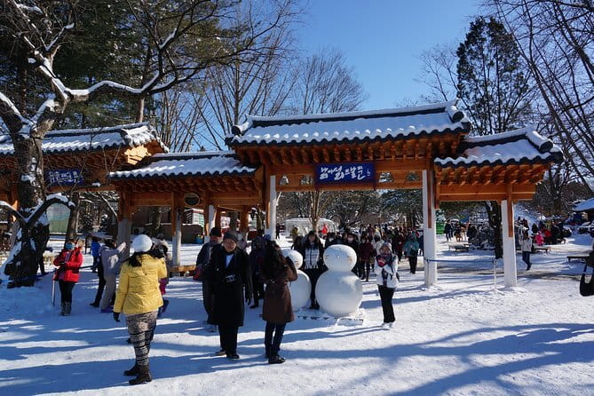 Contemporary & Retro Seoul Private Tour with Local Food Tasting - Timing, meeting point, and how to plan your day