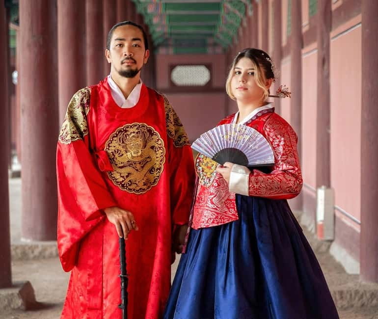 [Daehan Hanbok] Hanbok Photo Tour at a Palace - Why Gyeongbokgung in Hanbok Feels Like a Movie Set