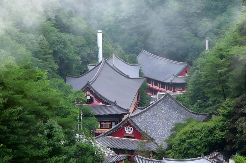 Danyang Tour:Guinsa Temple & Bobaljae & Cheongpung Cable Car - Guinsa Temple: Korea’s largest temple, planned for photos and calm time