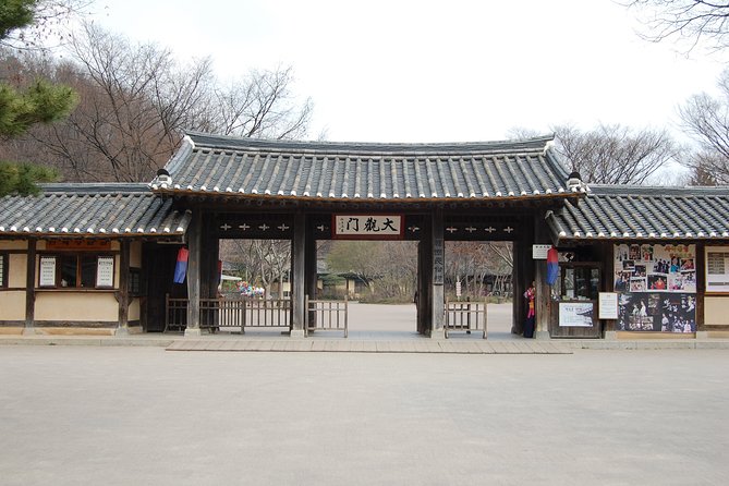 Day Trip to Yongin Daejanggeum and Korean Folk Village from Seoul - The Guide and Driver Factor: Safety, Timing, and a Smoother Flow
