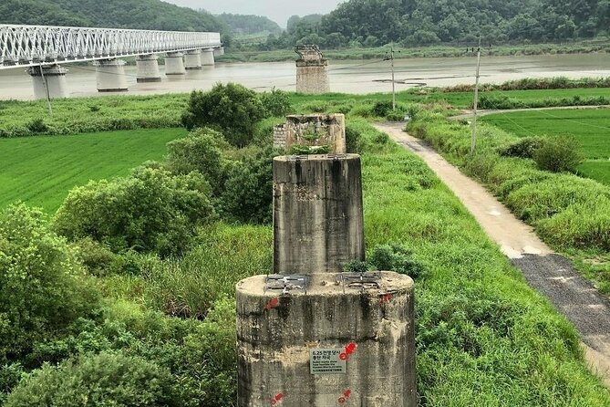 [DMZ Adventure] DMZ and optional Boat Voyage in River - Guides are the difference: Julie, Paul, Lucy, Joey, and JUN