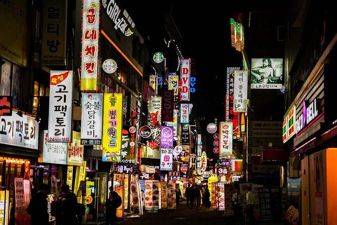 Downtown Seoul Guided Food & Market Tour with 8+ Local Tastings - The Five Grand Palaces park stop: a calmer beat in the middle