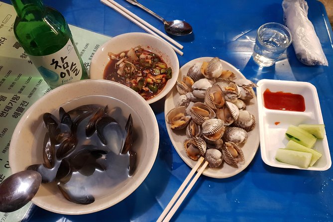 Drinking and Eating through the Alleys of Seoul - Why Seoul alleys are the real upgrade