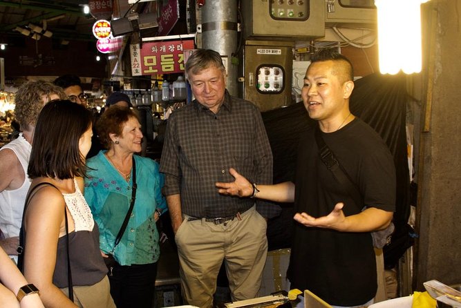 Drinking and Eating through the Alleys of Seoul - What the guide style means for your real meal