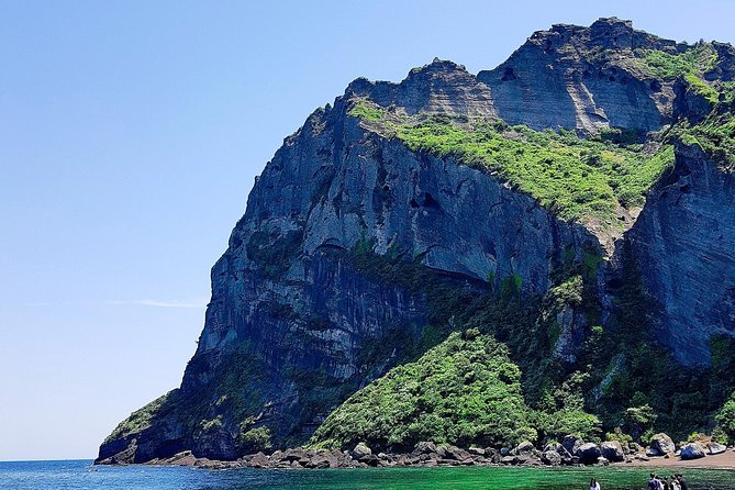 East Jeju Essentials - Seongsan Ilchulbong (UNESCO) & Haenyeo - Stop 3: Gwangchigi Beach views of Seongsan Ilchulbong