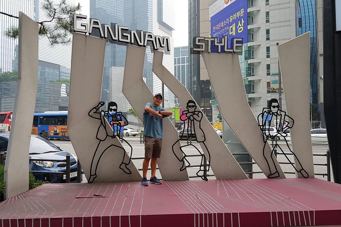 Essential Gangnam Tour (Incl. Dinner)-Hot Place of Seoul - Gangnam underground shopping: style at Gangnam Station plus a Makgeolli moment