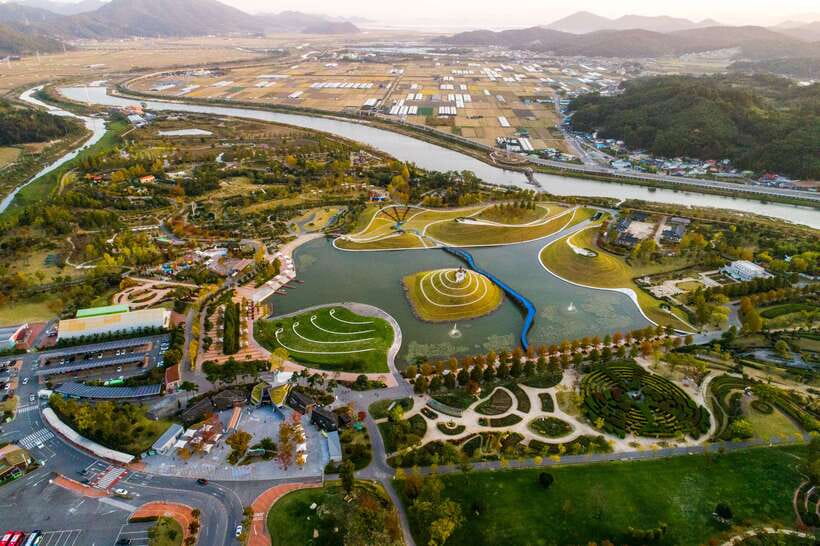 From Seoul: 5-Day Tour of Korea with UNESCO Sites - Day 3: Jinjuseong Fortress, Busan seafood at Jagalchi, and beach time at Haeundae