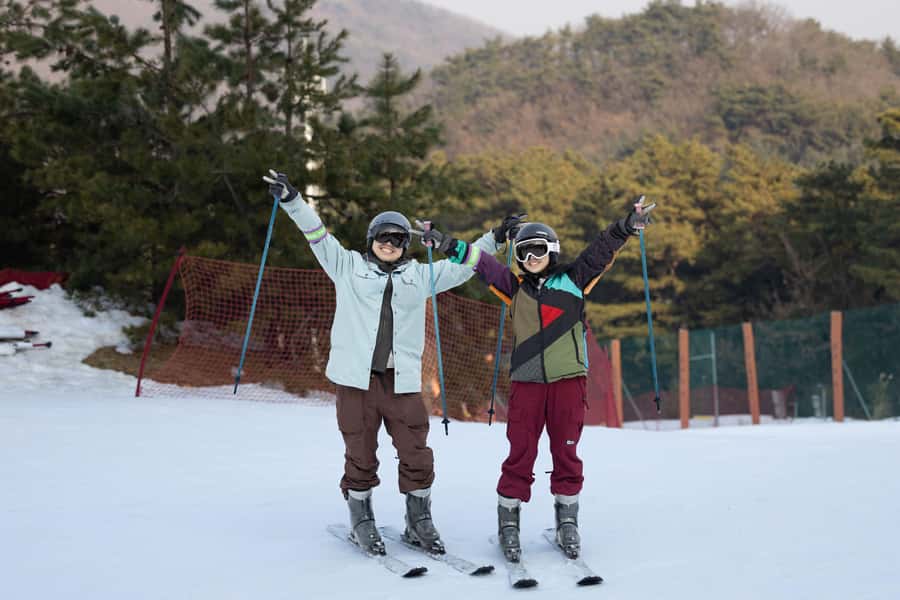 From Seoul: Korea Ski Tour - Jisan Forest Resort - Gear and clothing: what’s included, what you still need
