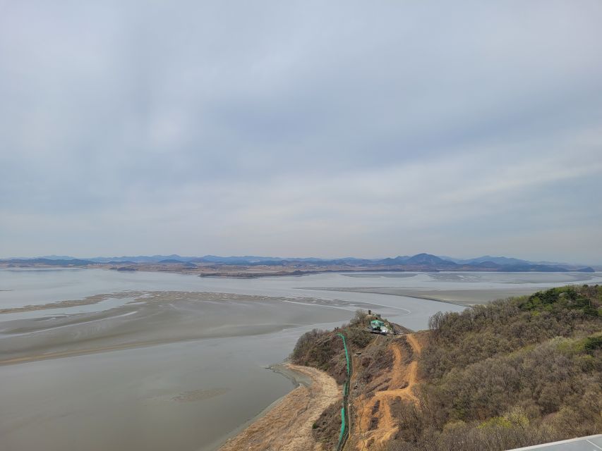 From Seoul: Private DMZ and Odusan Observatory Full-Day Tour - Imjingak Peace Park: Artillery, Bunkers, and the View of a Divided Peninsula