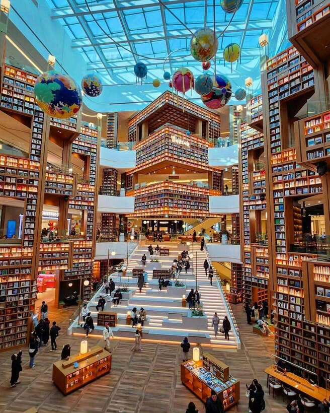 From Seoul: Starfield Library, Hwaseong, Gwangmyeong Cave - Starfield Library Suwon, a book stop inside the mall world