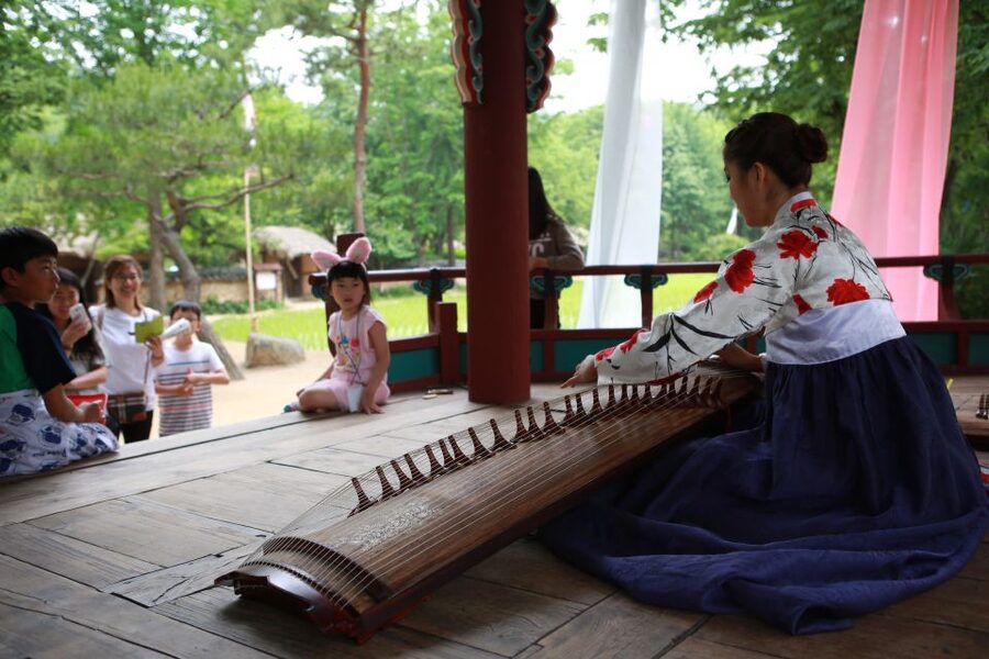 From Seoul: Suwon Hwaseong Fortress & Folk Village Tour - Nammun Market time, and when you skip it for night events
