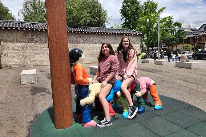 Full Day- Essential Seoul City Tour & Gourmet Tour(including Lunch and Dinner) - Gyeongbokgung Palace and the National Folk Museum, Where the Day Starts