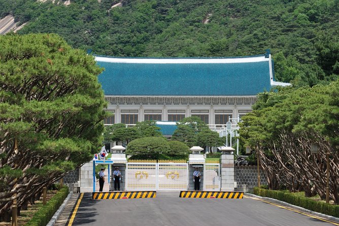 Gyeongbok Palace and Korean Folk Village Tour - Ginseng Center and Lunch: Time to Fuel Up (With Vegan Options)