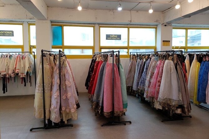 Gyeongbokgung Palace Hanbok Rental Experience in Seoul - Gyeongbokgung Palace in hanbok: why it works