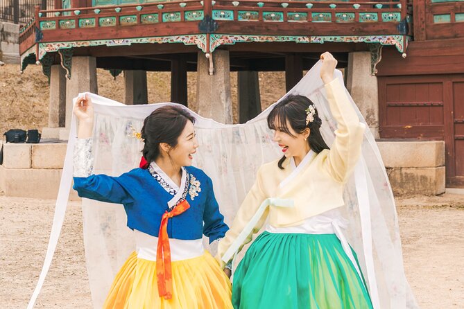 Gyeongbokgung Palace Hanbok Rental Experience in Seoul - Before you go: meeting point, ID, and choosing your fit