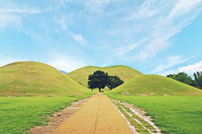 Gyeongju UNESCO World Heritage Guided Day Tour from Busan - Bulguksa Temple: Silla-era stone, gates, and calm walking time