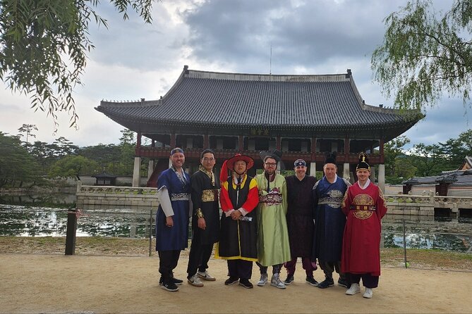 Half day Morning Seoul City Tour(Temple & Gyeongbok Palace) - Cheongha Korea Ginseng Museum: Learning, Then Shopping Time