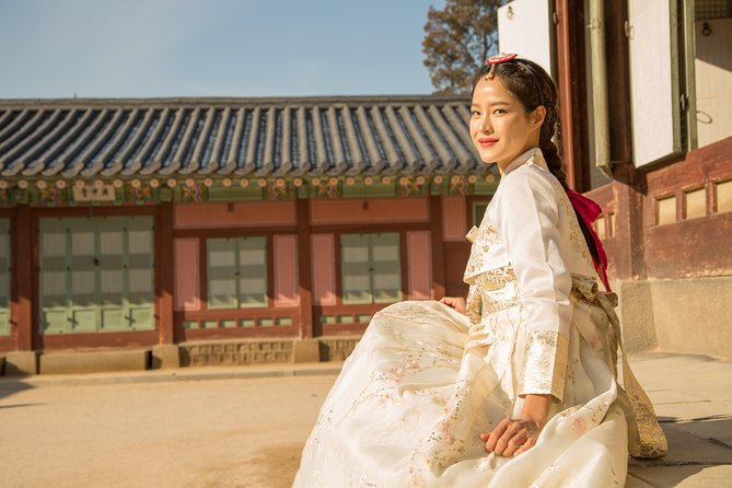 Hanbok rental, hanbok experience - Gyeongbokgung Palace in Traditional Clothing: What You’ll Notice
