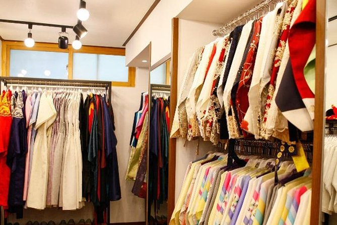 Hanbok rental, hanbok experience - Timing and Photo Strategy: Go Early, Move Smart