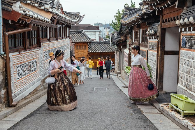 Highlights & Hidden Gems With Locals: Best of Seoul Private Walking Tour - Bukchon Hanok Village: Hanok Streets, Side Lanes, and Better Photos